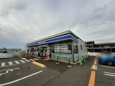 レインボーサウス　ウエストＢの周辺|ローソン多肥上町平塚店まで450m