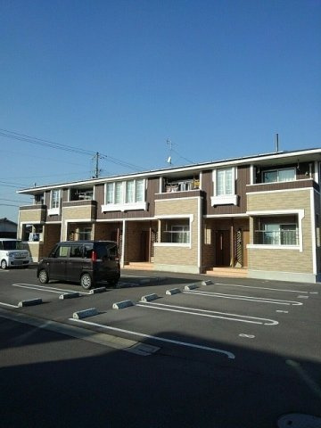 ルミエール　ＫＡＭＥＤＡ　Ⅰの駐車場
