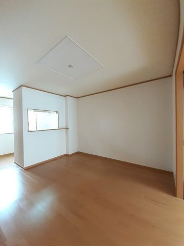 ＣＯＭＦＯＲＴ・Ｍ　Ｃの居間・リビング
