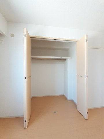 オレンジ窓香の収納