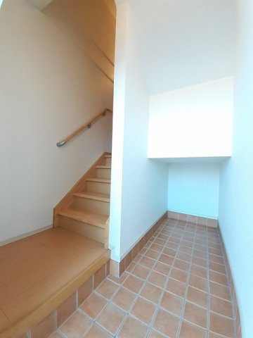 オレンジ窓香の玄関