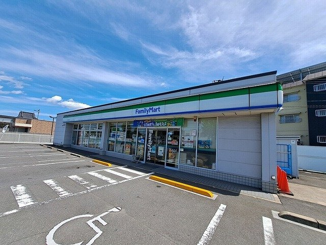 クラール元山Ｂの周辺|ファミリーマート木太８区店さんまで350m