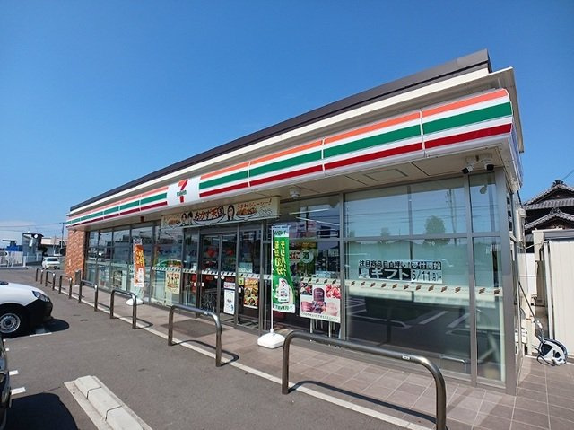 センチュリー２１　Ａの周辺|セブンイレブン中央ＩＣ北店さんまで450m