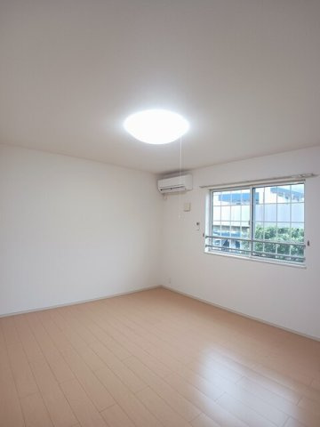 ジュネス　ＭＵＫＡＩの内装