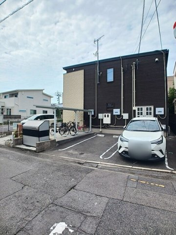 メゾン　ド　フルールⅡの駐車場