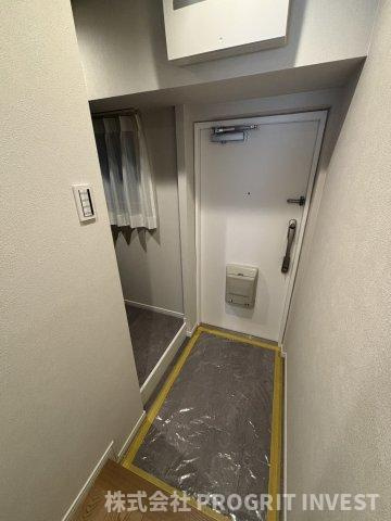 戸山ハイツ27号棟の玄関