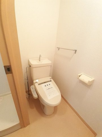 ニューシティー八栗口Ｂのトイレ