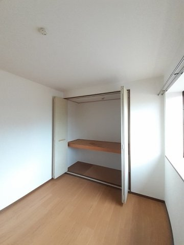 ニューエルディム小田の収納