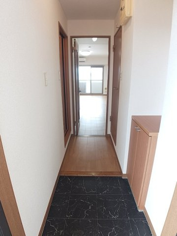 パークサイド今里の玄関