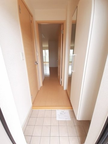 ラフォーレ　キャトルの玄関