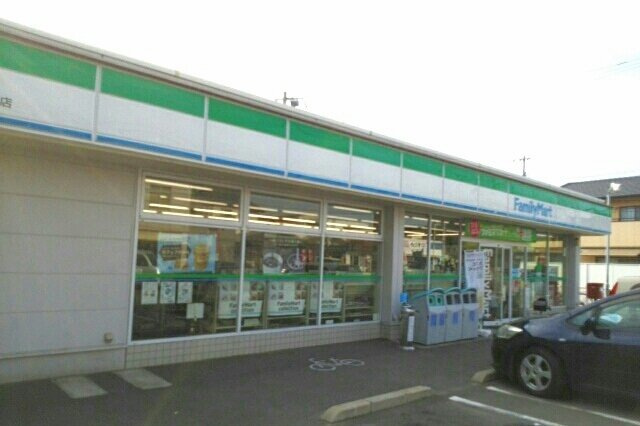アルドーレ・カーサ　ナカヤマの周辺|ファミリーマート高松町店さんまで760m