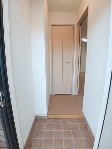 フェリーチェＮ　Ⅱの玄関
