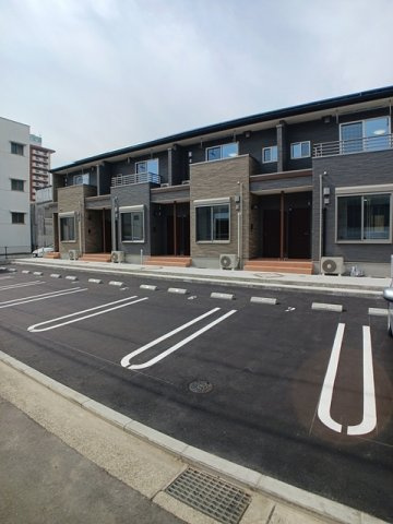 ブランド　ボヌールの駐車場