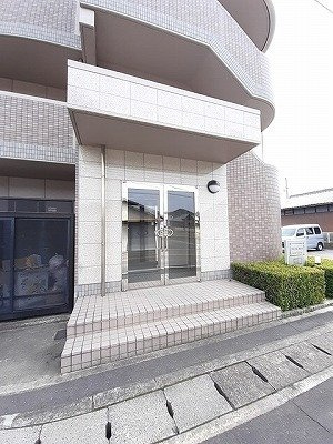 アミックス西ハゼのエントランス