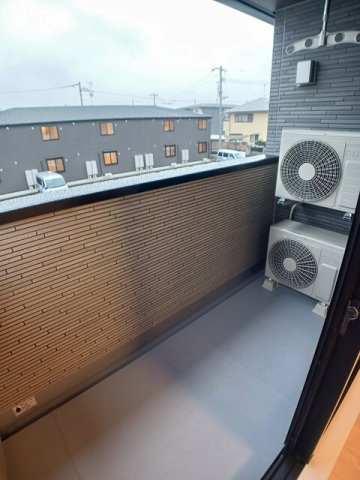 ベルシオン東山崎町Ｃのバルコニー