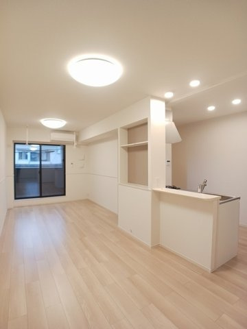 ベルシオン東山崎町Ｃの居間・リビング