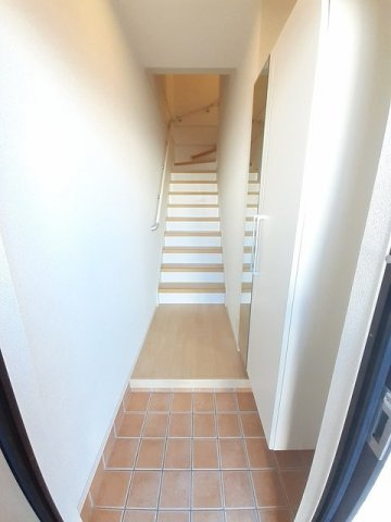 サンテクラージュ木太町Ａの玄関