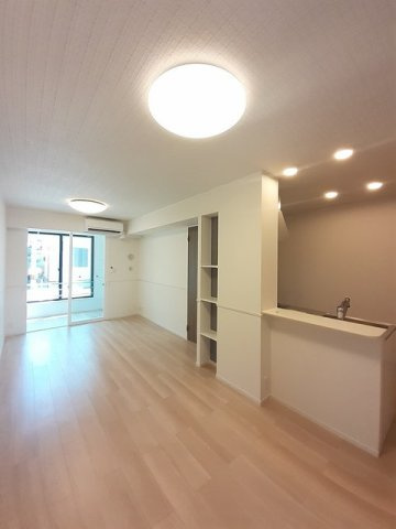 カメリア郷東Ｂの居間・リビング
