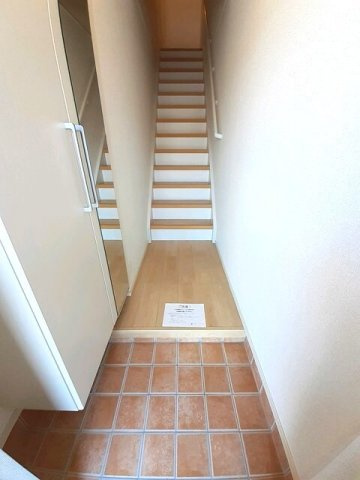 オーブ下田井Ｆの玄関