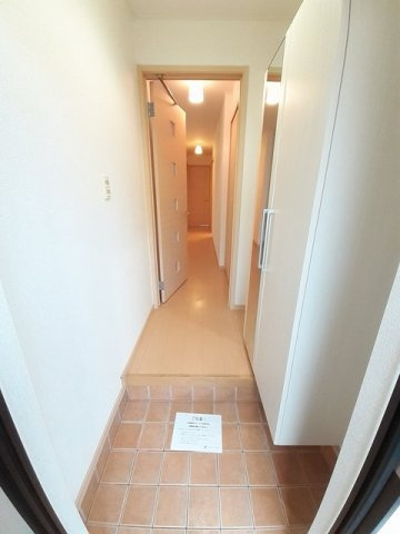 プリートアルバⅡの玄関