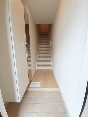 フェリーチェ六条Ｂの玄関