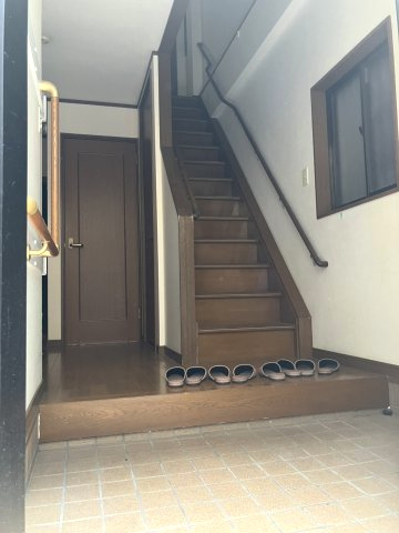 旭区新森6丁目中古戸建の玄関