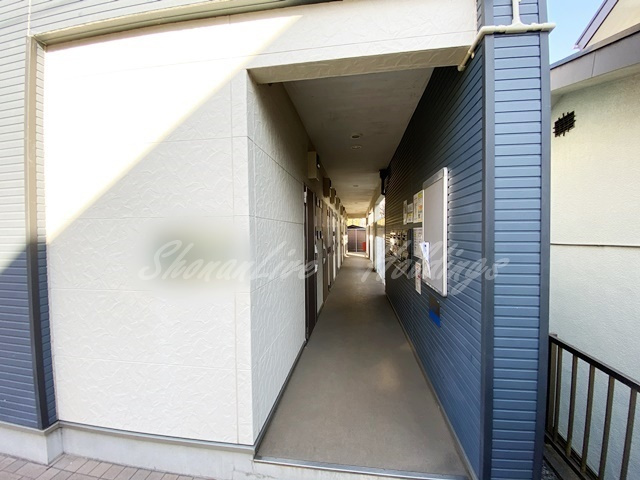 藤沢市大鋸１丁目のアパートのエントランス