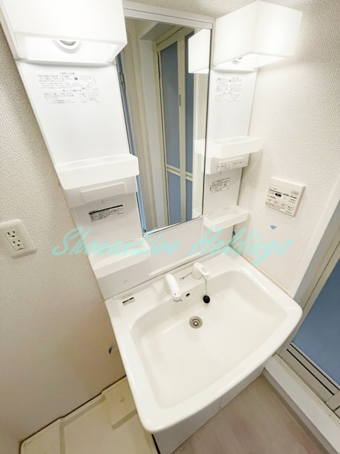 藤沢市大鋸１丁目のアパートの洗面所