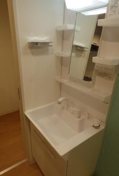 アクシーズ新都心の独立洗面台|※同建物別部屋参考写真