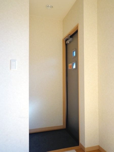 プレジール日進の玄関