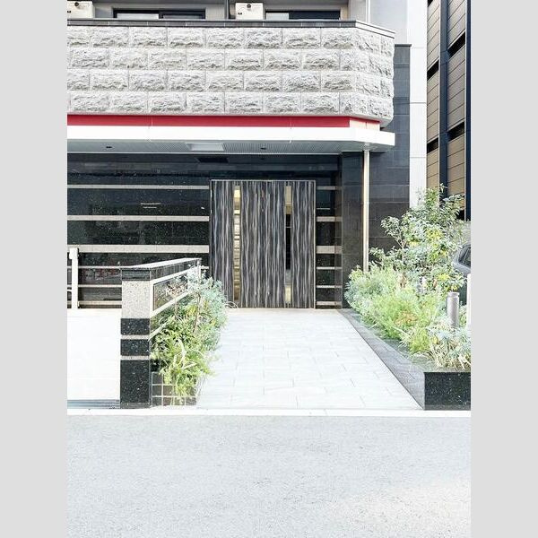 S-RESIDENCE新大阪Rishのエントランス