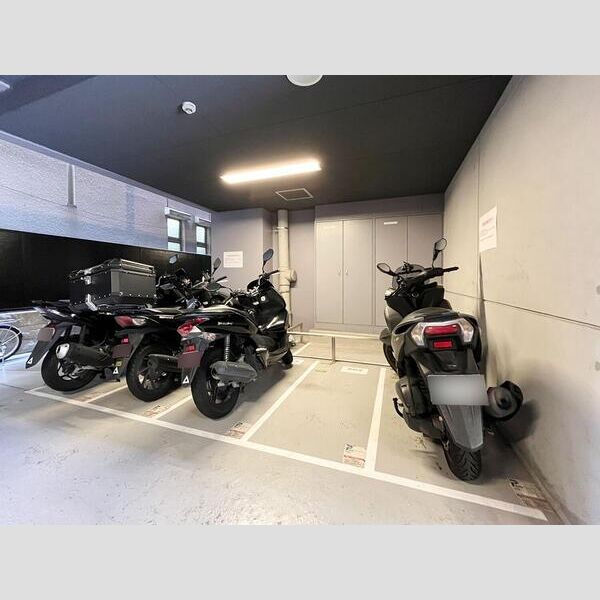 S-RESIDENCE南堀江の駐車場