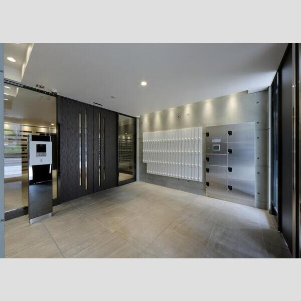 S-RESIDENCE谷町五丁目のロビー