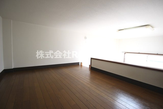 メイプルコート広原の洋室|コンパクトで使いやすい洋室です