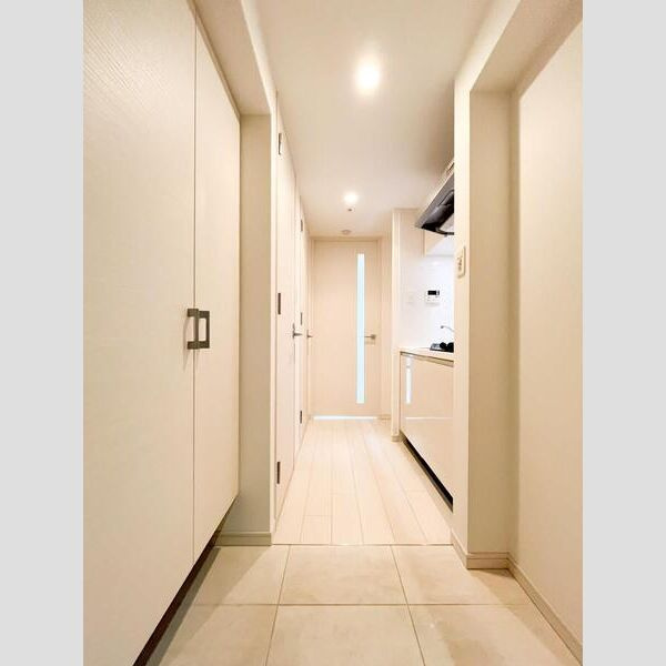 S-RESIDENCE新大阪WESTの玄関