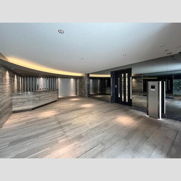 S-RESIDENCE新大阪WESTのロビー