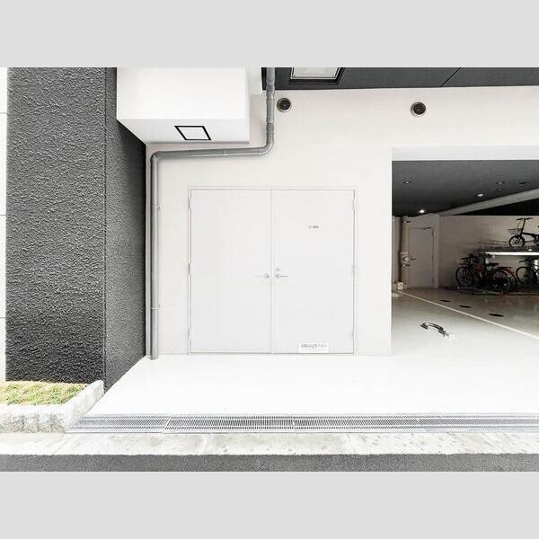S-RESIDENCE阿波座bouncyの駐車場