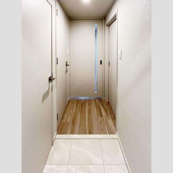 S-RESIDENCE福島diverseの玄関