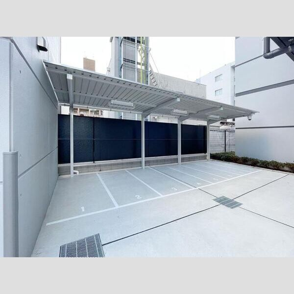 S-RESIDENCE上新庄ascentの駐車場