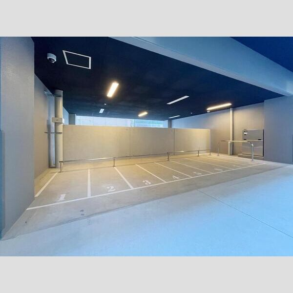 S-RESIDENCE難波大国町dominaの駐車場