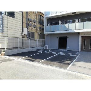LINK GALAXYの駐車場