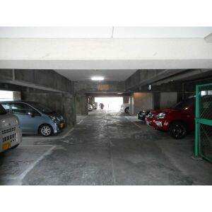 橋本第二綜合ビルの駐車場