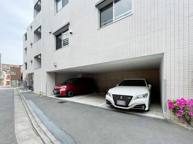 Ｓ－ＦＯＲＴ富士見台(エスフォートフジミダイ)の駐車場