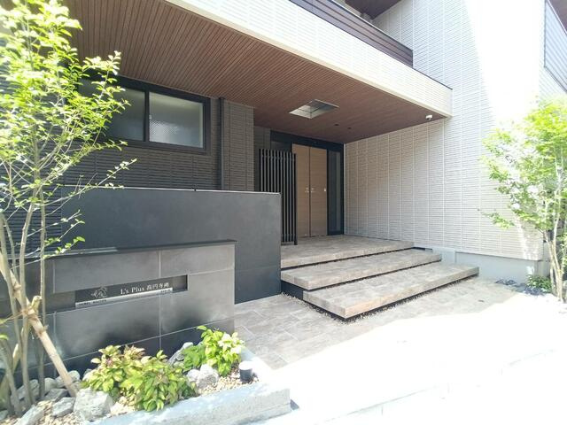 エルズプラス高円寺南のエントランス