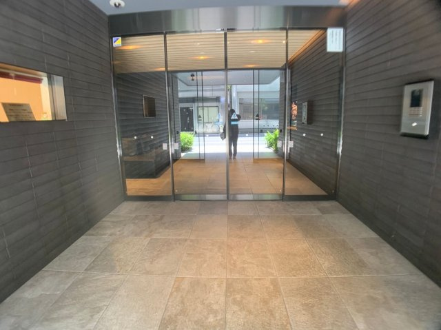 レクシード両国駅前のエントランス