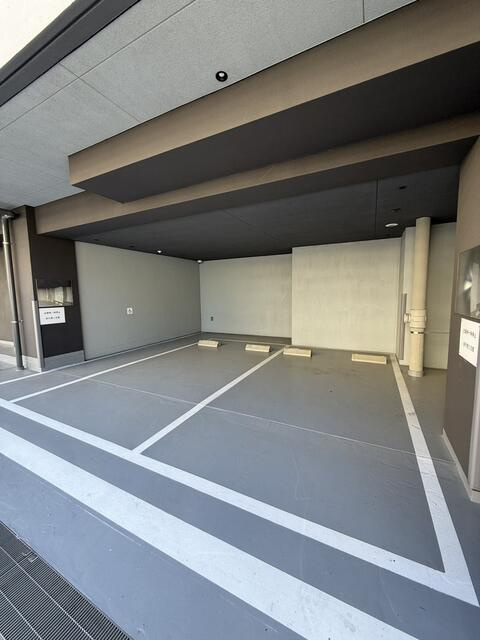 クレストコート中板橋の駐車場