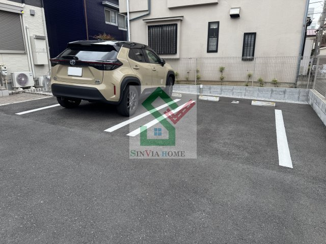 アヴァンティの駐車場
