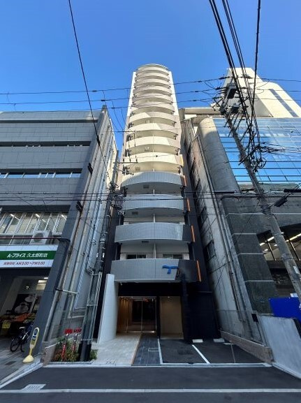 セレニテフラン本町の外観