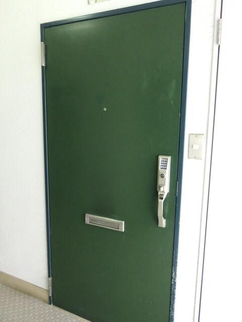 トップ横浜吉野町の玄関