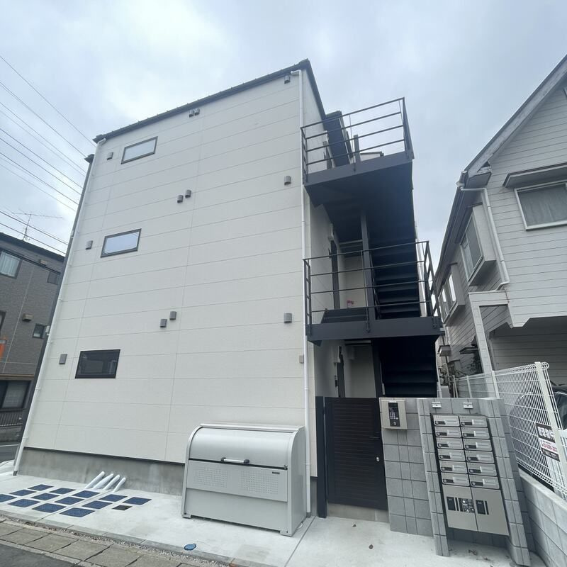 MELDIA秋山のエントランス